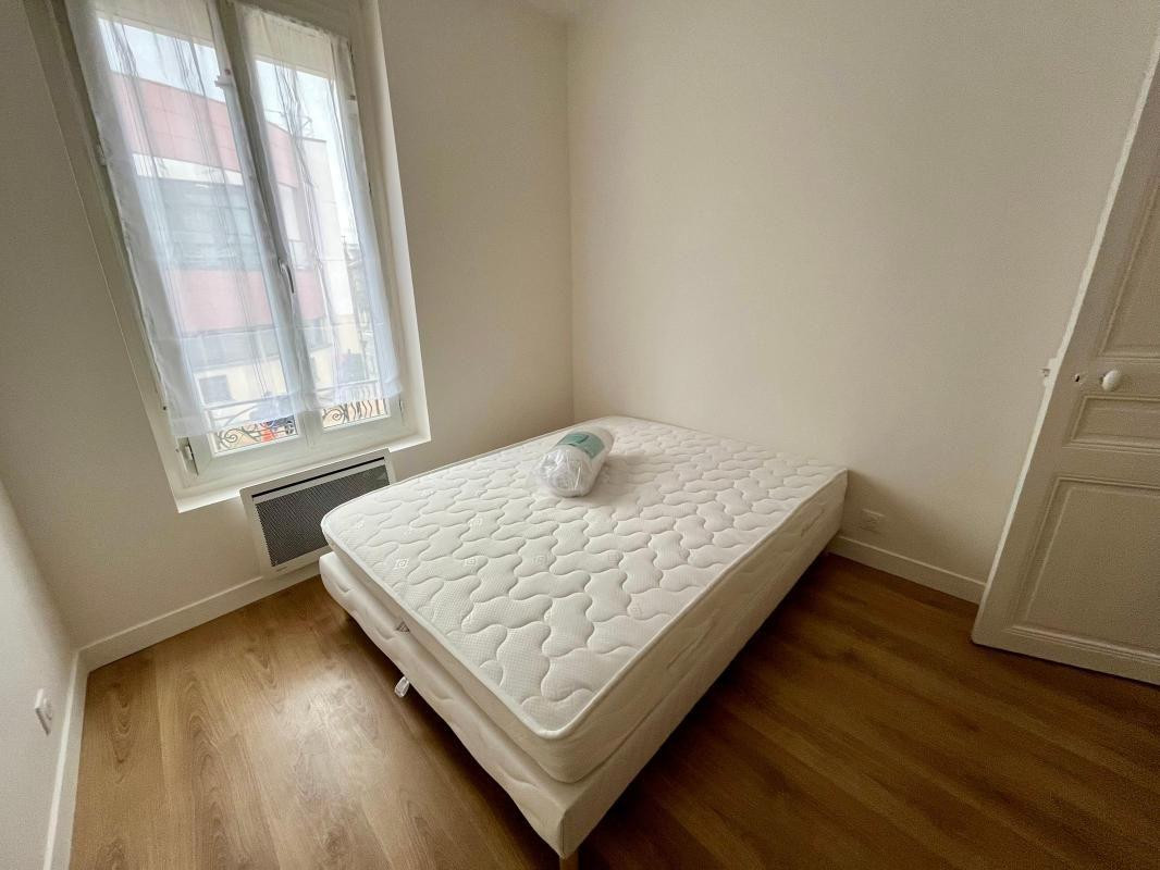 
                                                Location
                                                 T2 refait à neuf Malakoff métro