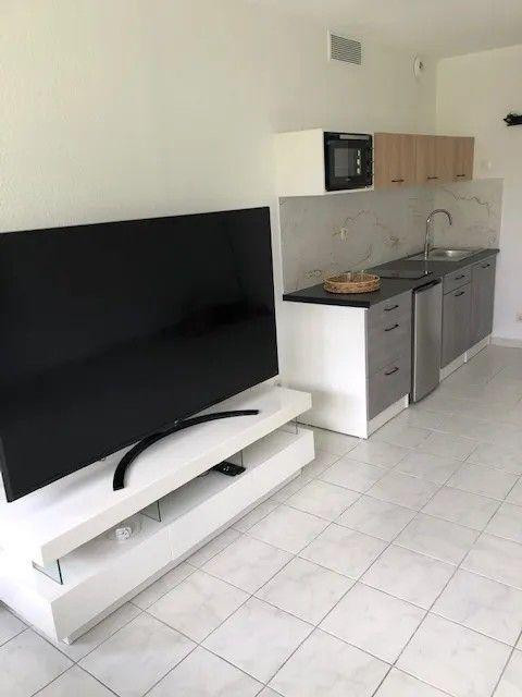 
                                                Location
                                                 T2 rénové 33m² Timone Fac des Sciences