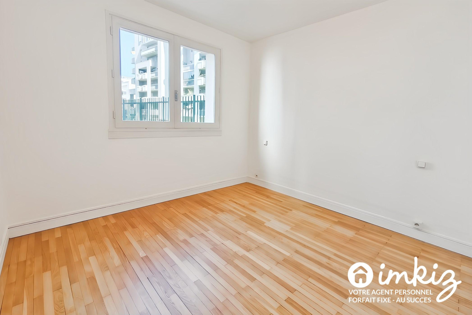 
                                                Vente
                                                 T2 rénové de 48m² avec loggia, parking et tennis