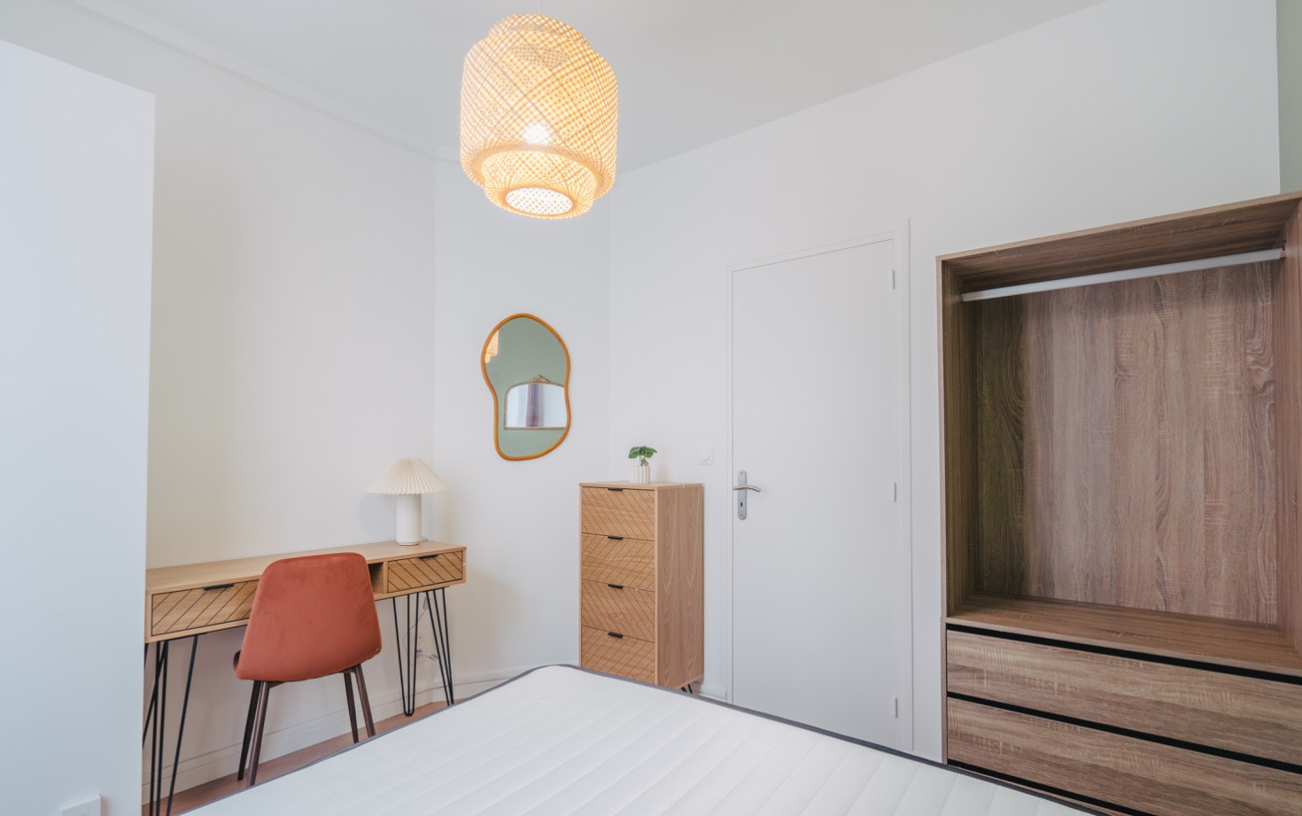 
                                                Location
                                                 T2 rénové et meublé avec cour