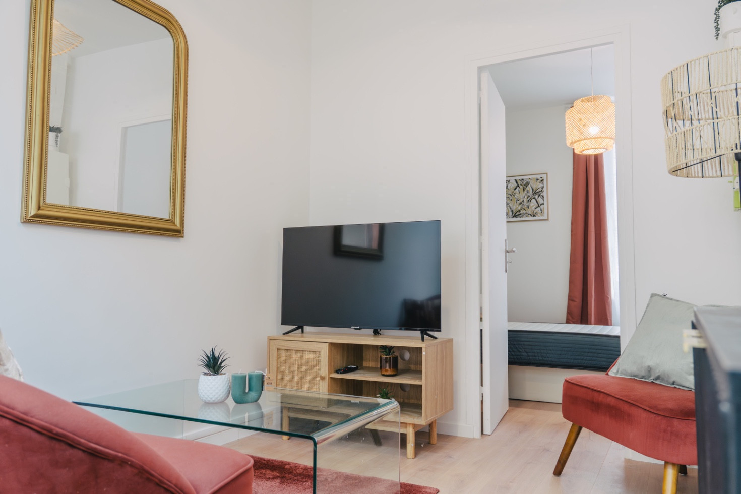 
                                                Location
                                                 T2 rénové et meublé avec cour