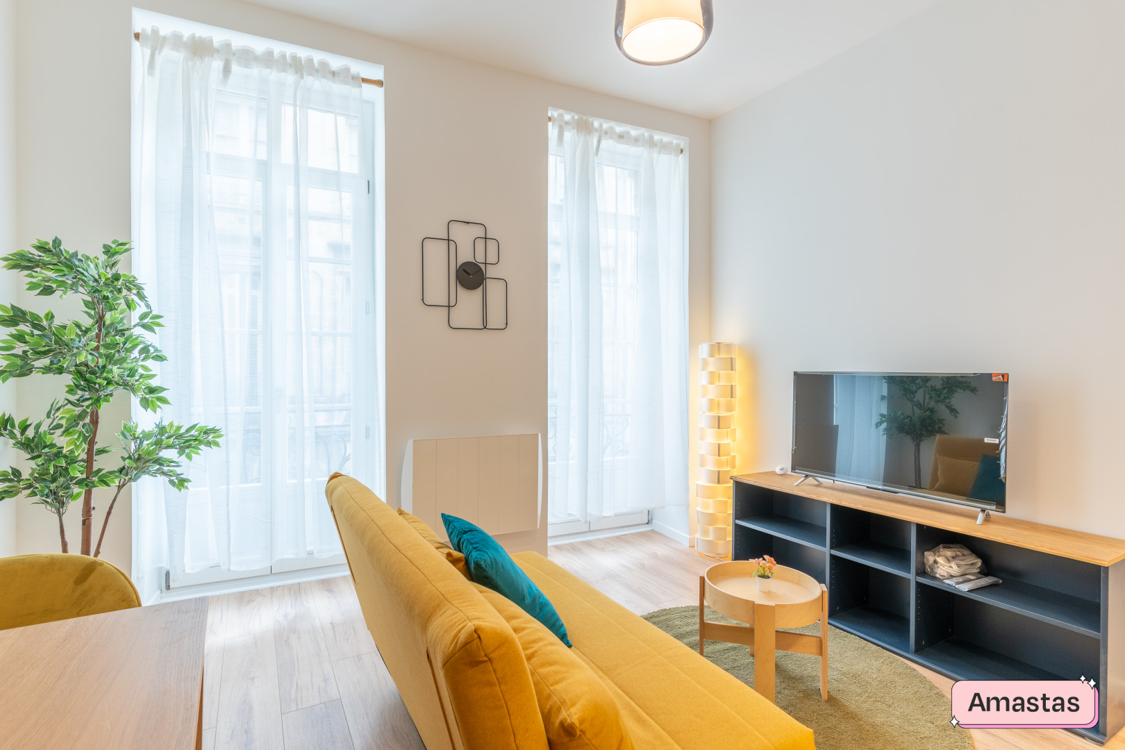 
                                                Location
                                                 T2 rénové et meublé quartier Saint Michel 233863