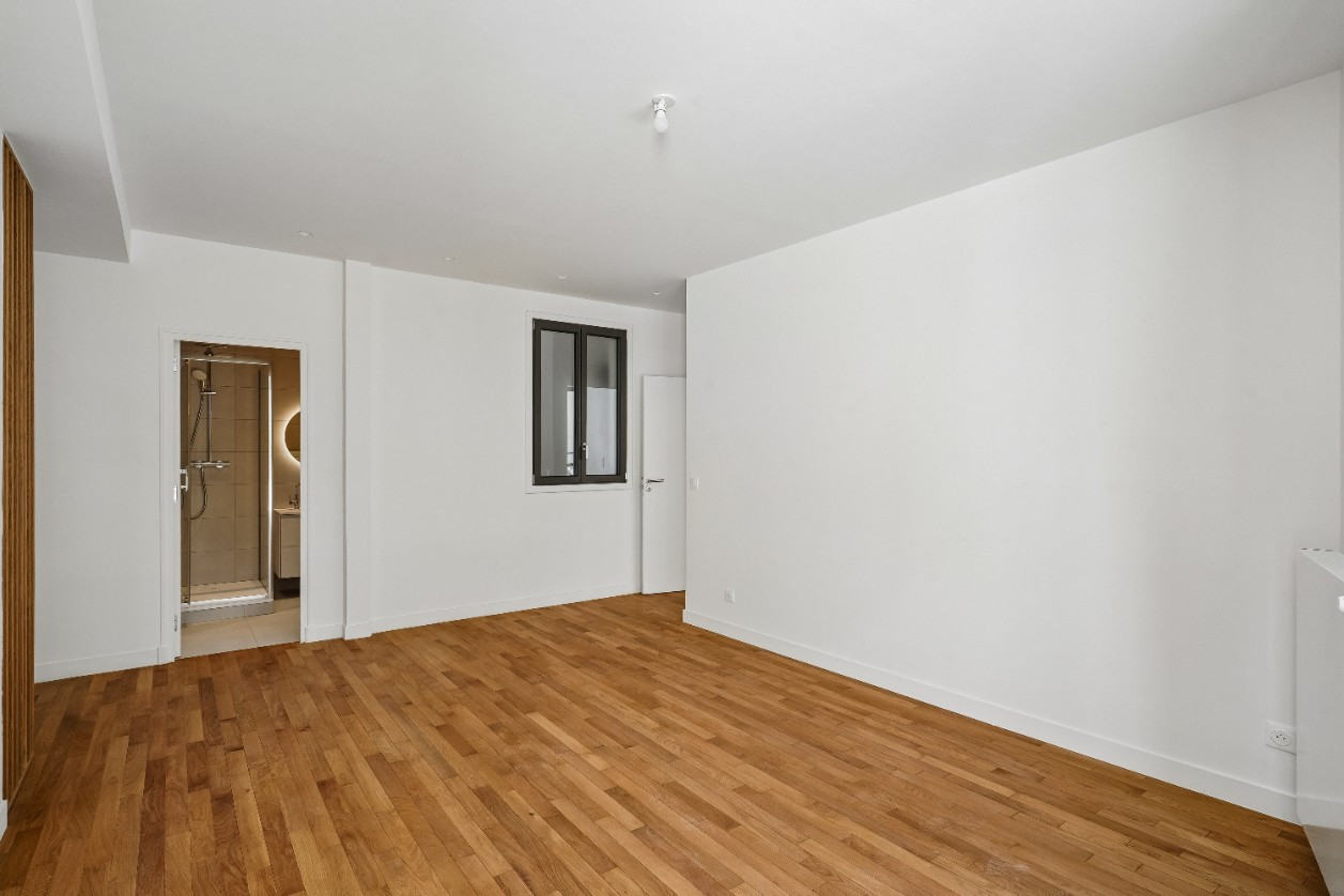 
                                                Vente
                                                 T2 Rénové - Quartier Champs-Elysées - Paris 8