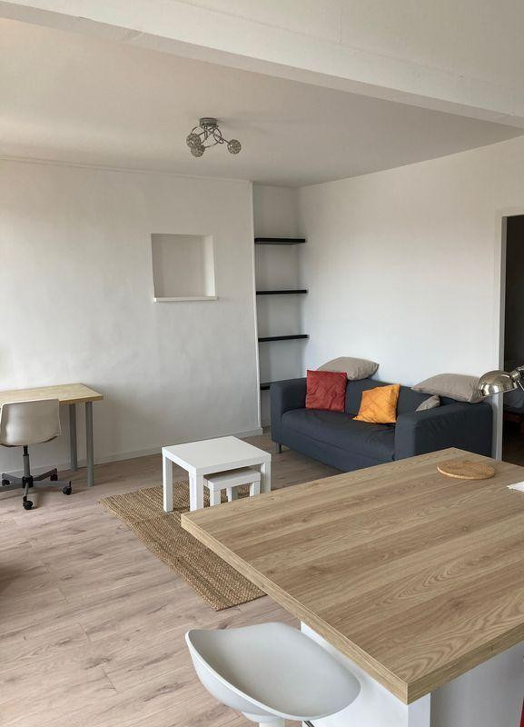 
                                                Location
                                                 T2 rénové rue Sainte-Cécile