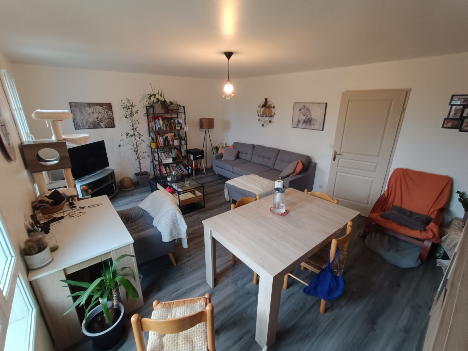
                                                Location
                                                 T2 résidence privée parking St Pierre
