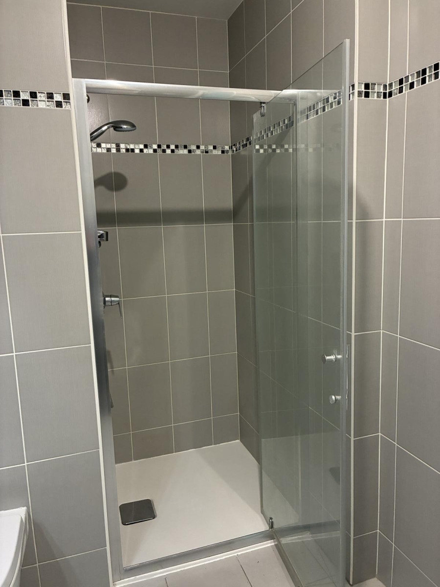 
                                                Location
                                                 T2, Résidence Standing  45m2 habit et 52m2 utiles