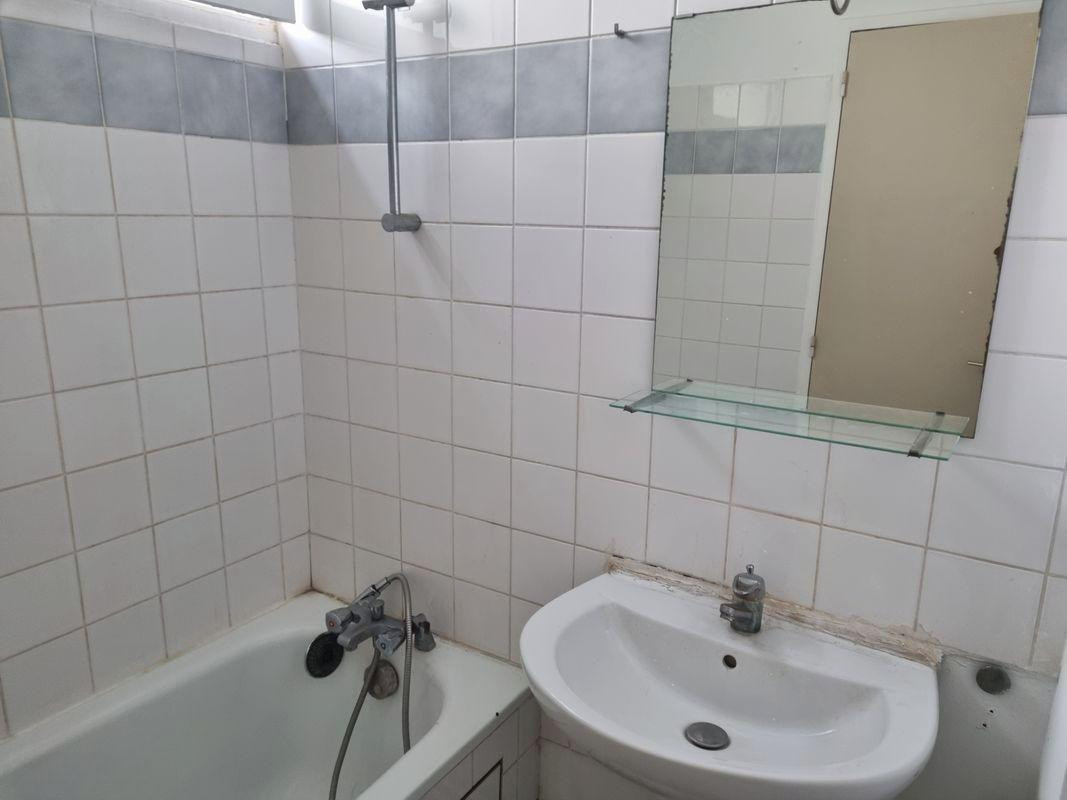 
                                                Location
                                                 T2 Rosny-sous-Bois, proche RER