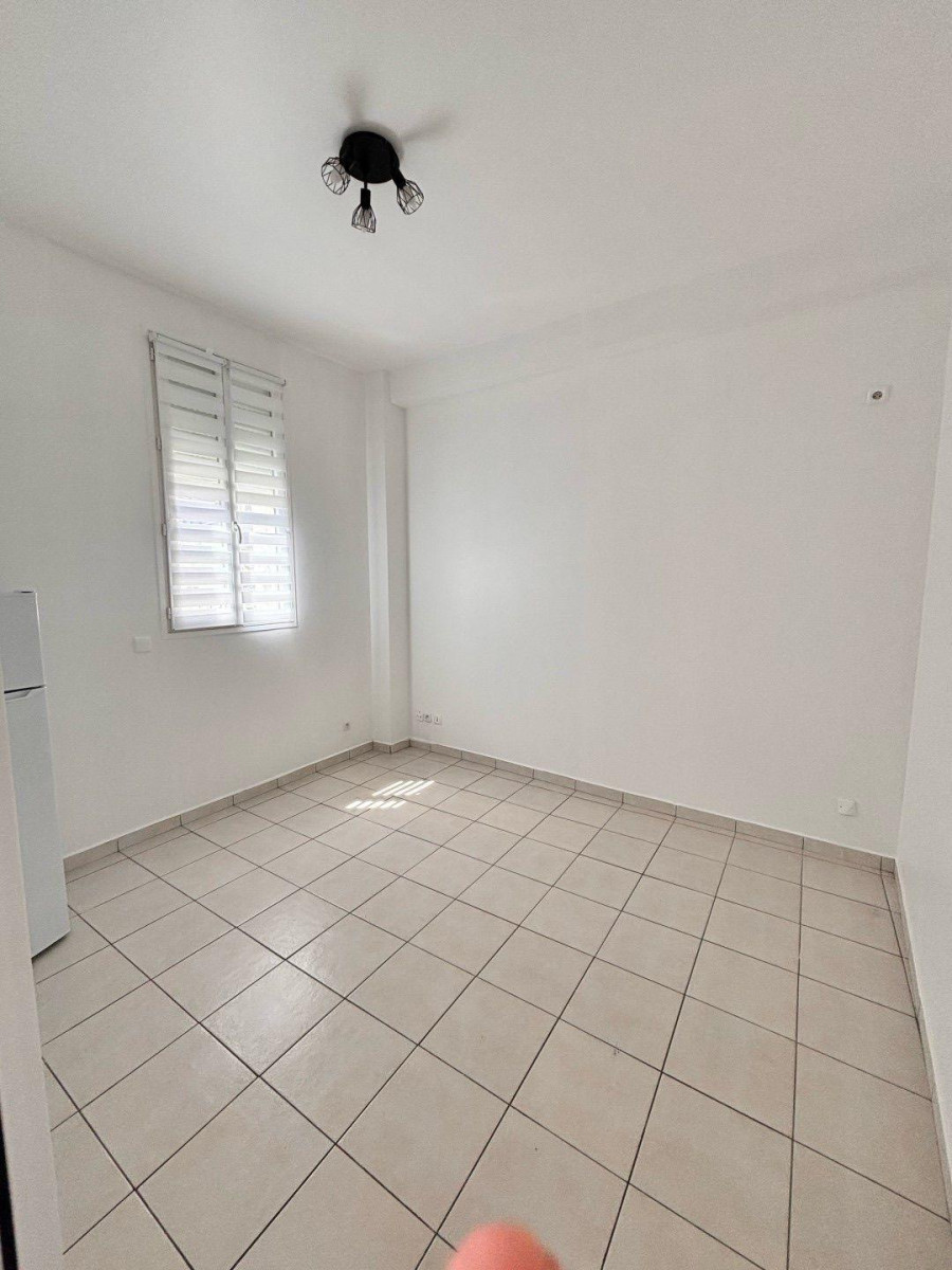 
                                                Location
                                                 T2 Rosny sous Bois proche transport