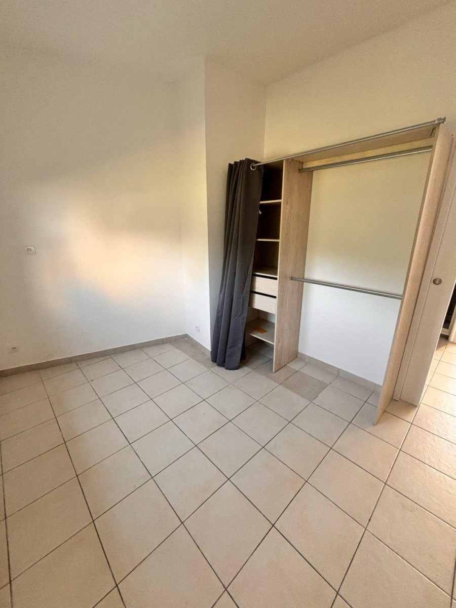 
                                                Location
                                                 T2 Rosny sous Bois proche transport