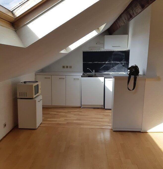 
                                                Location
                                                 T2 sous les toit de Paris