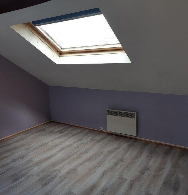 
                                                Location
                                                 T2 sous les toit de Paris