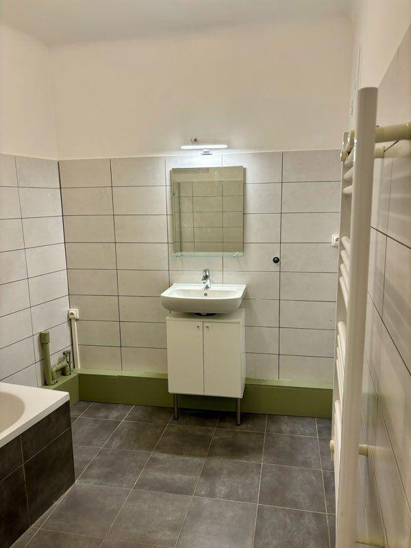 
                                                Location
                                                 T2 spacieux de 52m2 avec climatisation