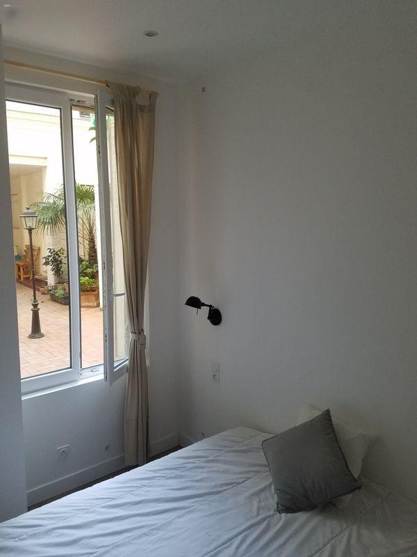 
                                                Location
                                                 T2 TBE 22,30 m² RDC surélevé Moquet-Brochant