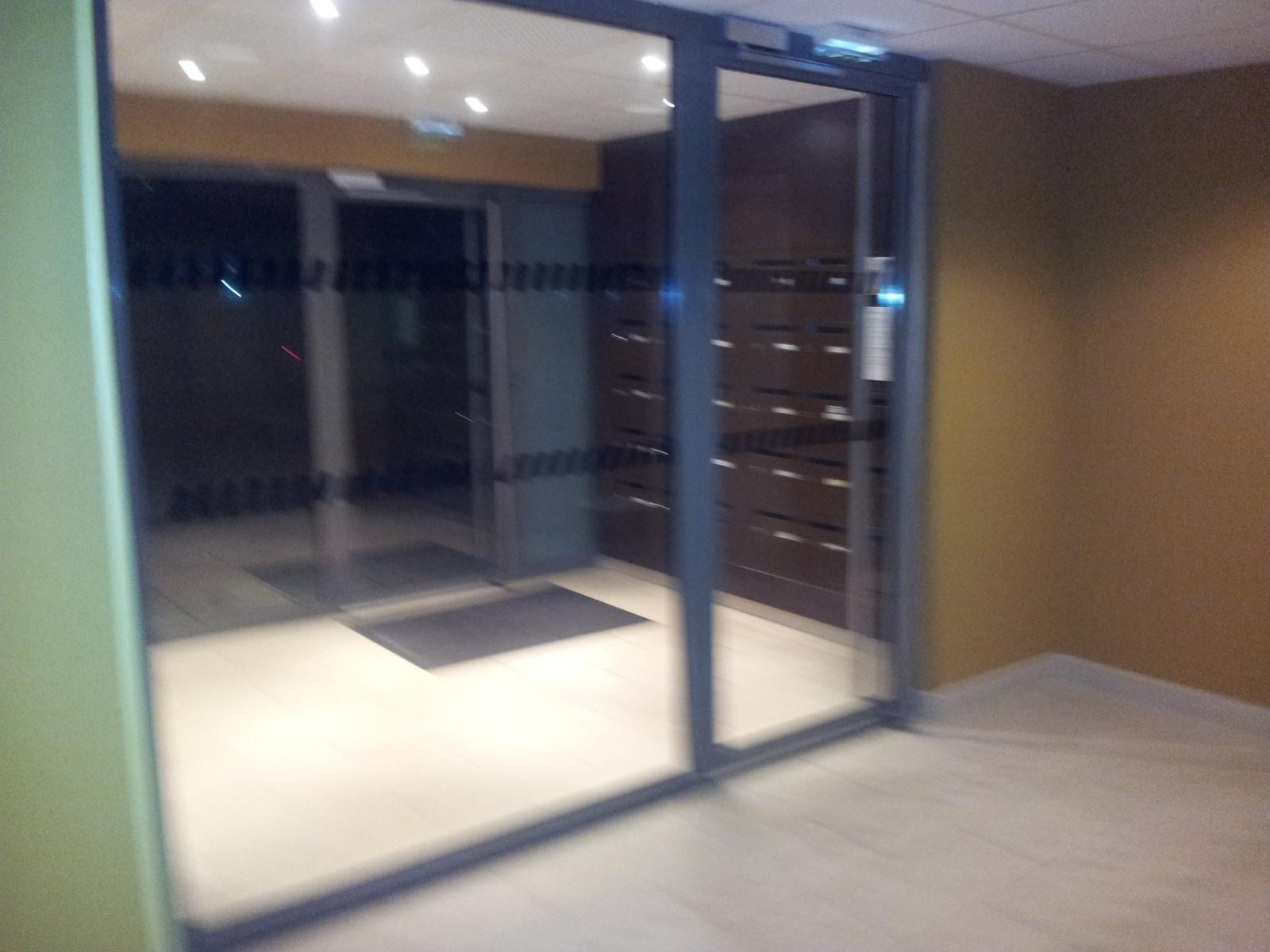 
                                                Location
                                                 T2 terrasse + parking – Proche tram Tours