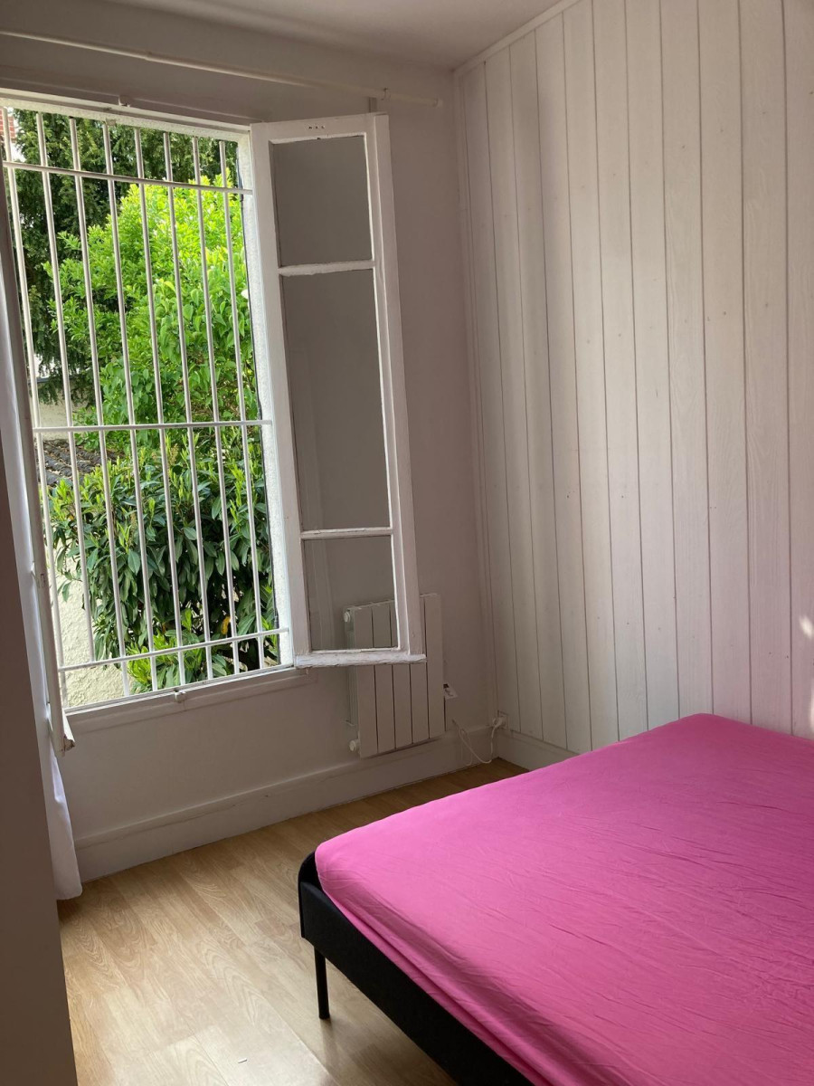 
                                                Location
                                                 T2  tout équipé avec jardin Proche La Défense