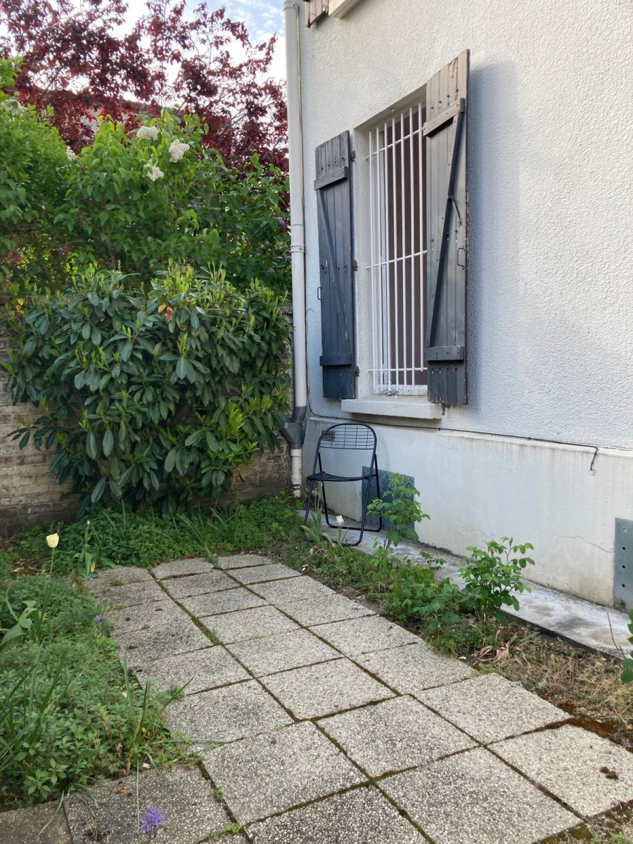 
                                                Location
                                                 T2  tout équipé avec jardin Proche La Défense