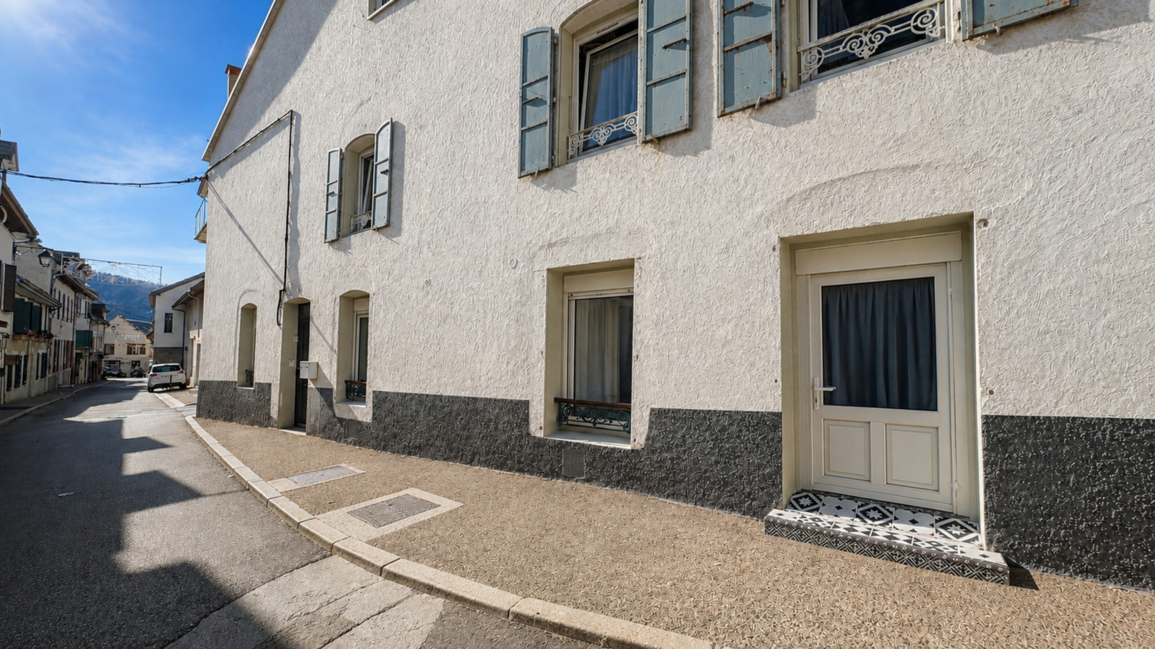
                                                Vente
                                                 T2 traversant entièrement rénové au cœur de Villard-de-Lans