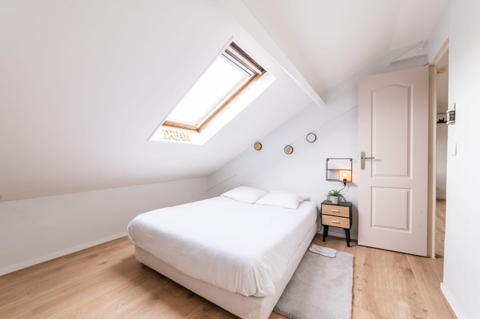 
                                                Location
                                                 T2, très calme, tout équipé