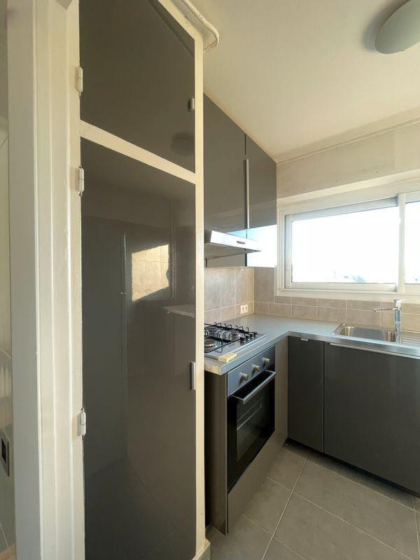 
                                                Location
                                                 T2 très lumineux, avec vue dégagée