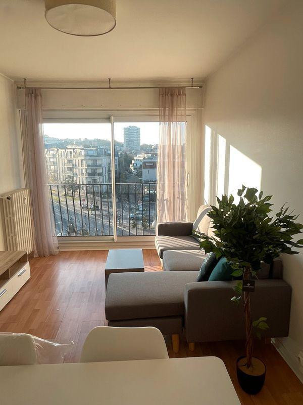 
                                                Location
                                                 T2 très lumineux, avec vue dégagée