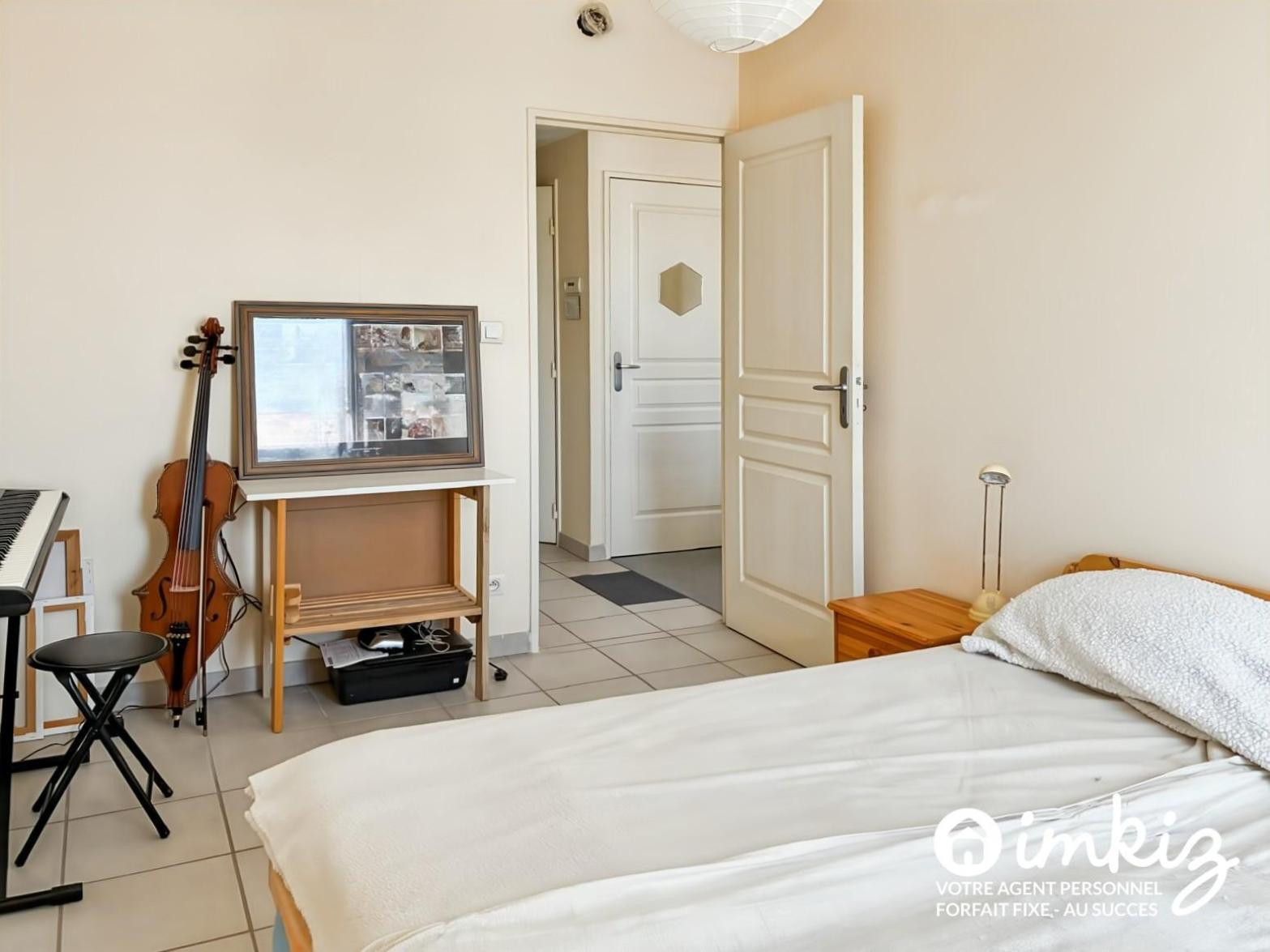 
                                                Vente
                                                 T2 Vernaison centre avec garage