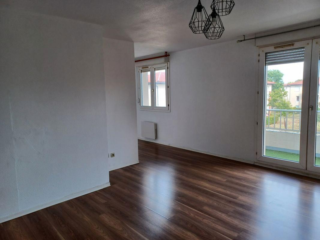 
                                                Location
                                                 T2bis, Pradettes/Lardenne, face Météo France