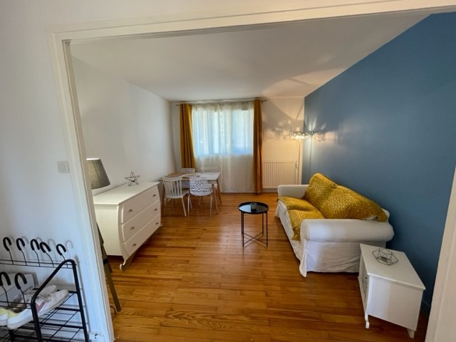 
                                                Location
                                                 T3 - 3 Rue André Abry, (Cours de la Libération)