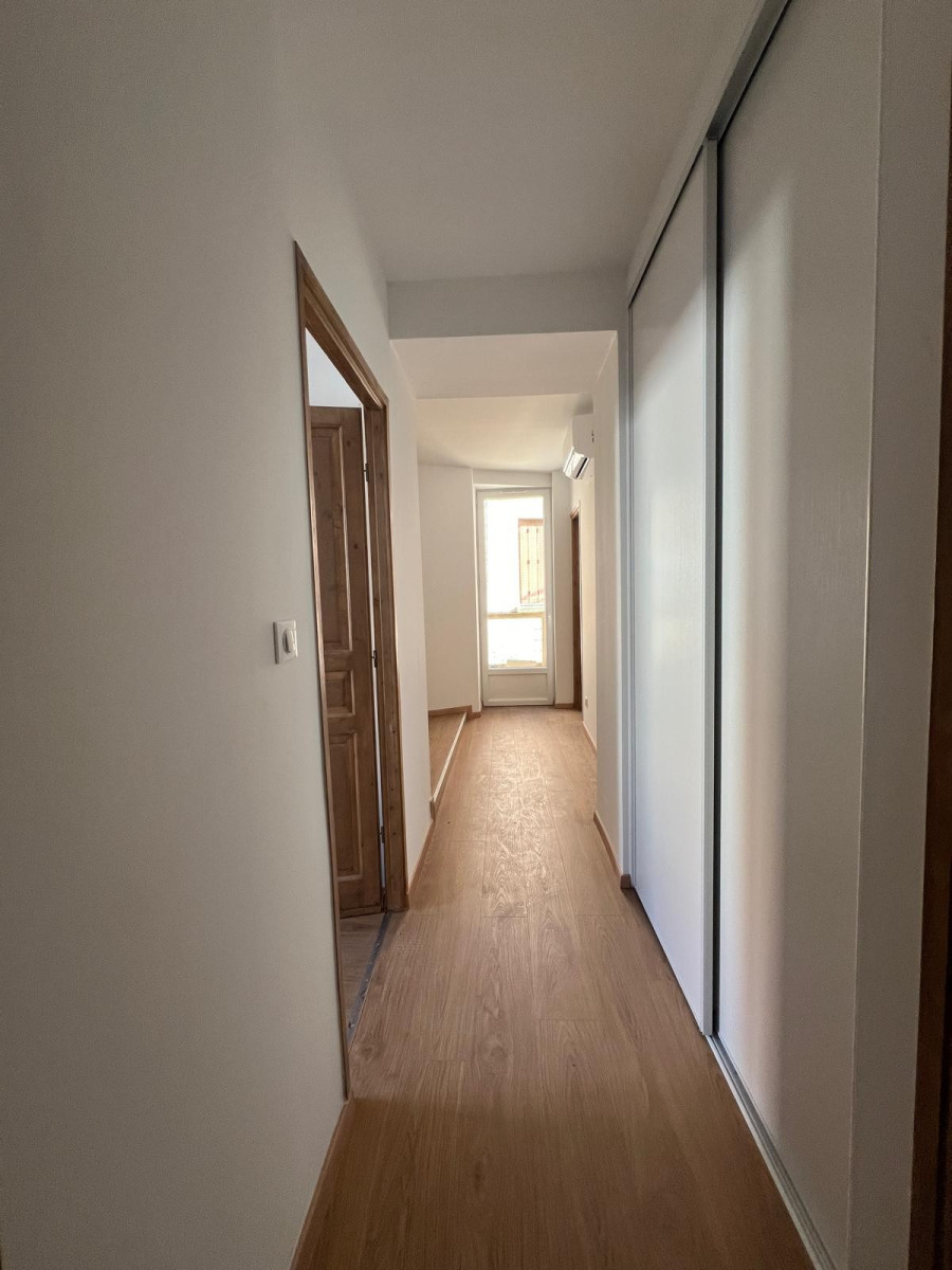 
                                                Vente
                                                 T3 - entièrement rénové - CHAUFFAILLES