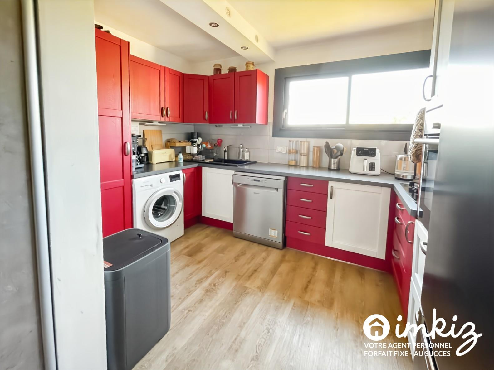 
                                                Vente
                                                 T3/4 76 m² , Terrasse Sud, piscine
