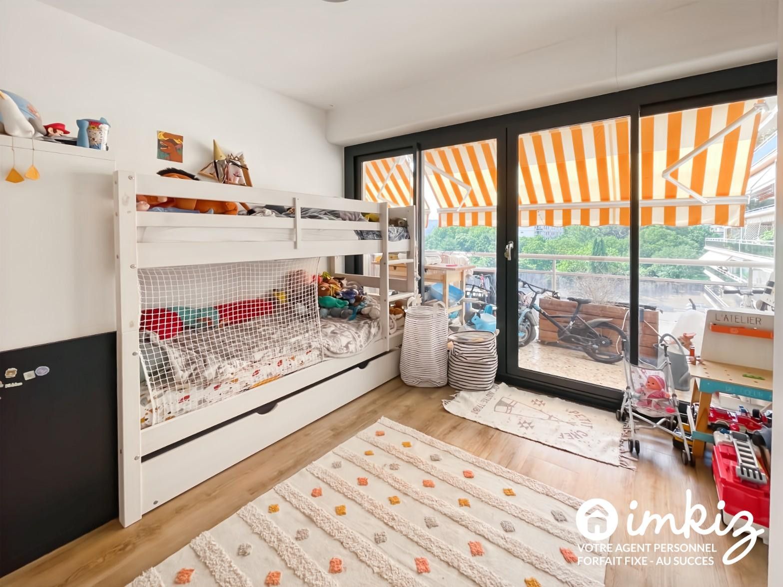 
                                                Vente
                                                 T3/4 76 m² , Terrasse Sud, piscine