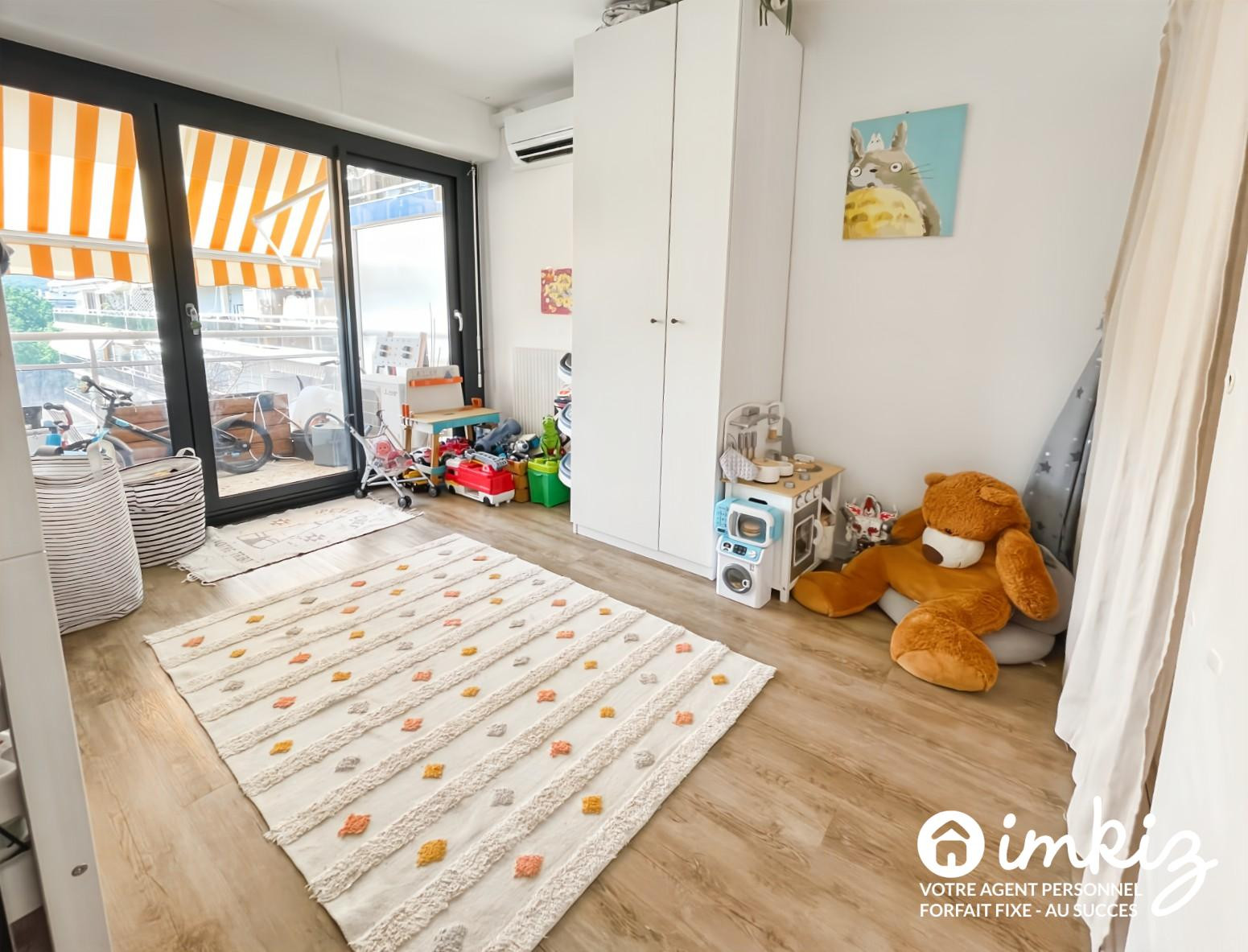 
                                                Vente
                                                 T3/4 76 m² , Terrasse Sud, piscine