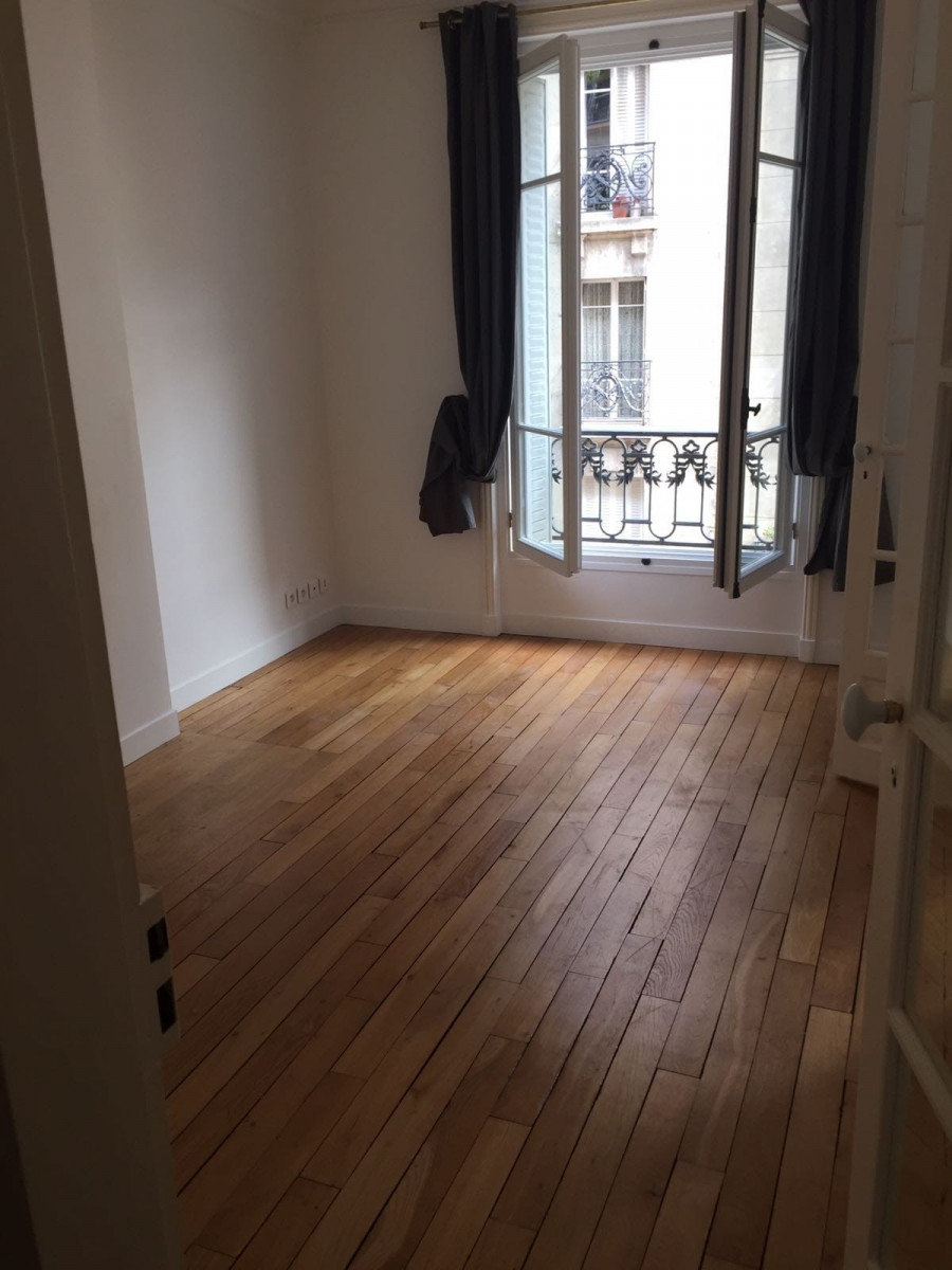 
                                                Location
                                                 T3, 53 m2, Paris 15e, 1600€ Charge comprises