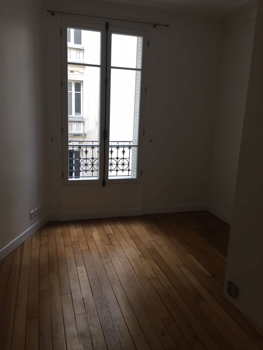 
                                                Location
                                                 T3, 53 m2, Paris 15e, 1600€ Charge comprises