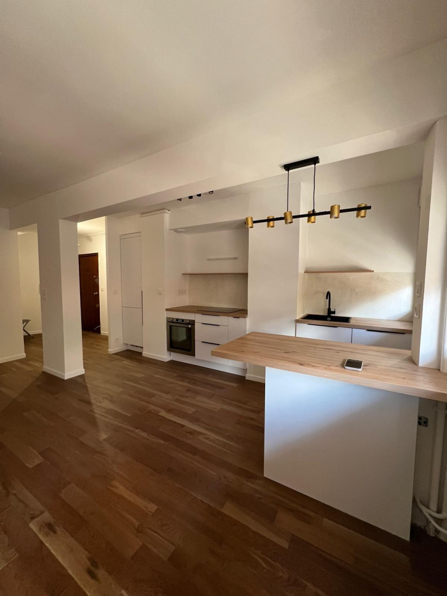 
                                                Location
                                                 📍 T3 64 m²  Quartier Saint-Georges  Centre Tlse