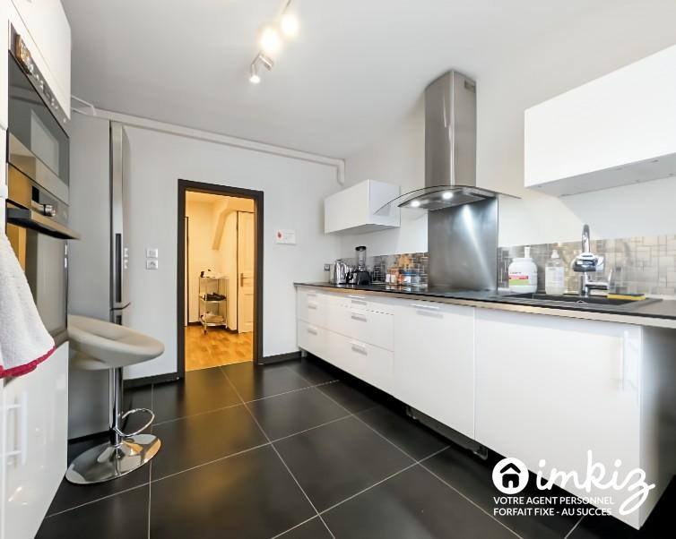 
                                                Vente
                                                 T3 65m² traversant en RDC, luminosité et confort