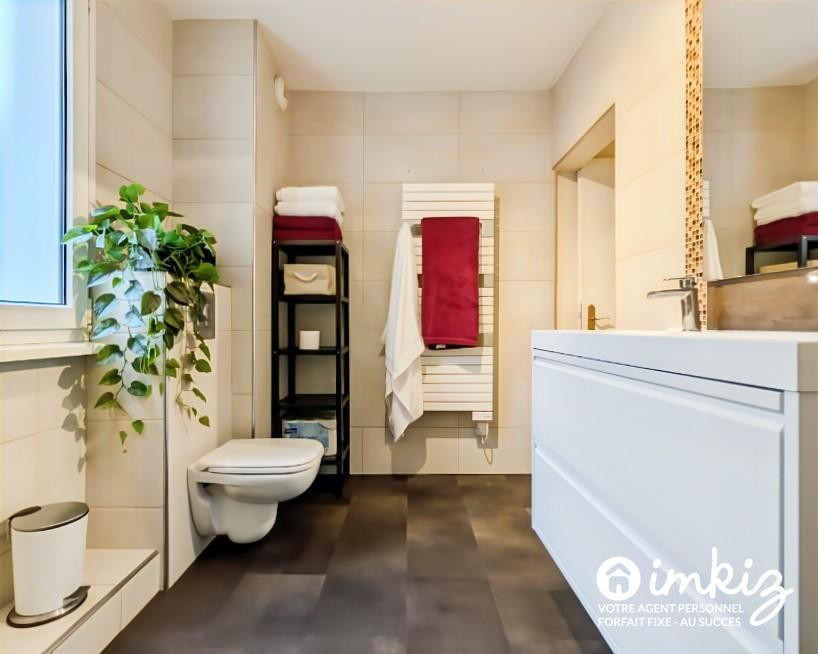 
                                                Vente
                                                 T3 65m² traversant en RDC, luminosité et confort