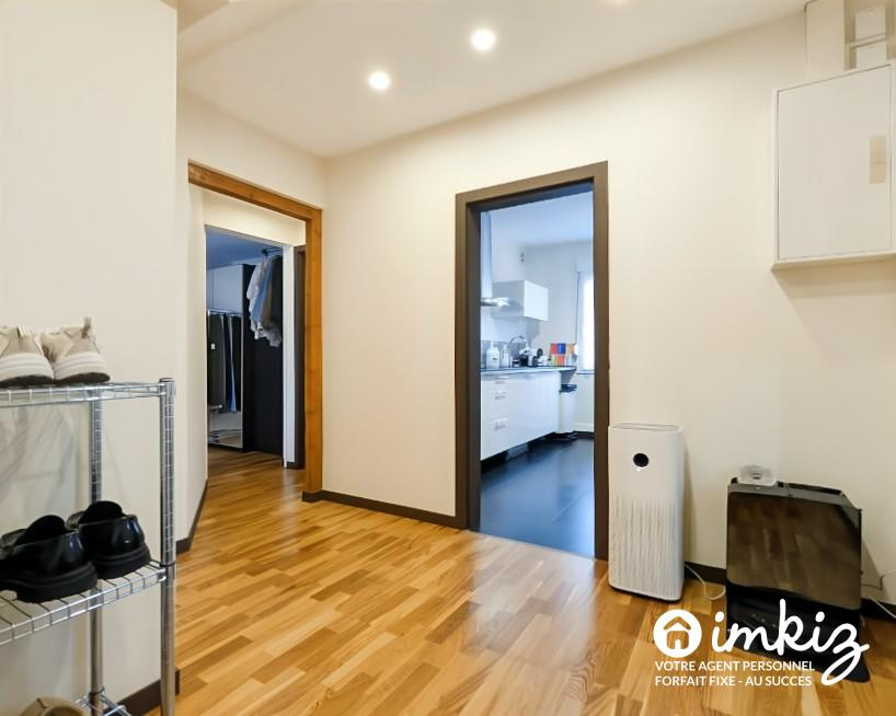 
                                                Vente
                                                 T3 65m² traversant en RDC, luminosité et confort