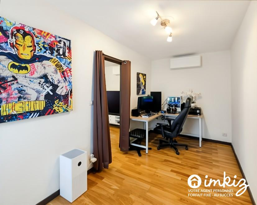 
                                                Vente
                                                 T3 65m² traversant en RDC, luminosité et confort