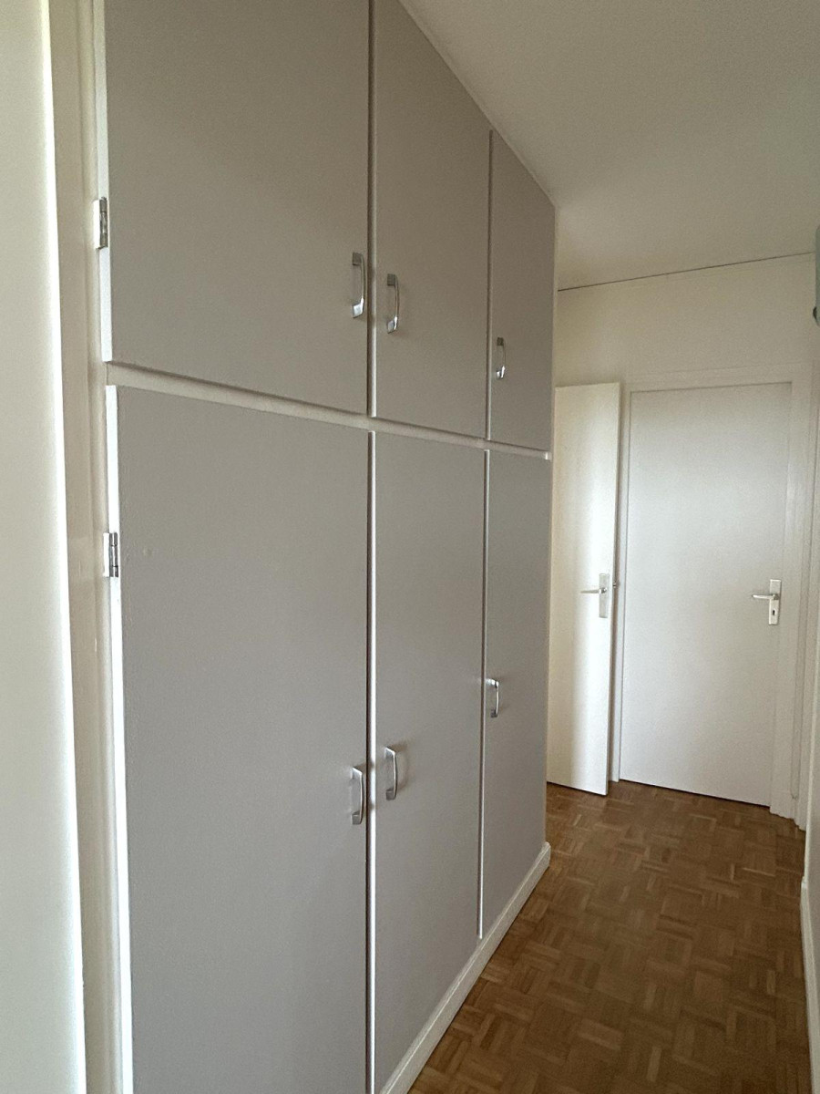 
                                                Location
                                                 T3 66 m2 traversant lumineux balcon cave parking
