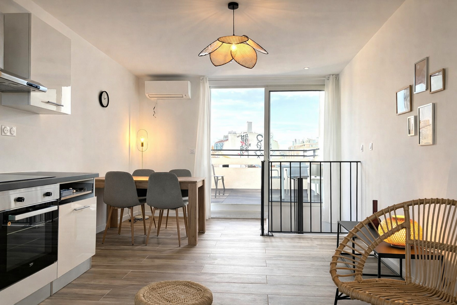 
                                                Location
                                                 T3 - 70m² - Quartier Vieux-Port