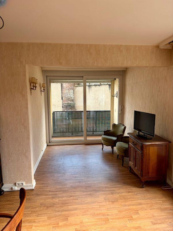 
                                                Location
                                                 T3 70m2 meublé Vieux Lille rue de la Barre
