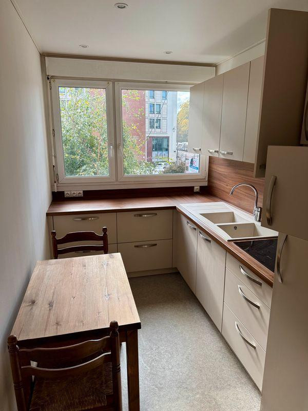 
                                                Location
                                                 T3 70m2 meublé Vieux Lille rue de la Barre