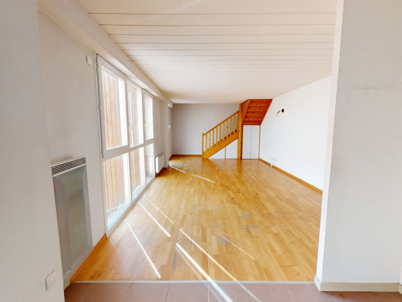 
                                                Vente
                                                 T3 - 71m2 + Parking : Chartrons