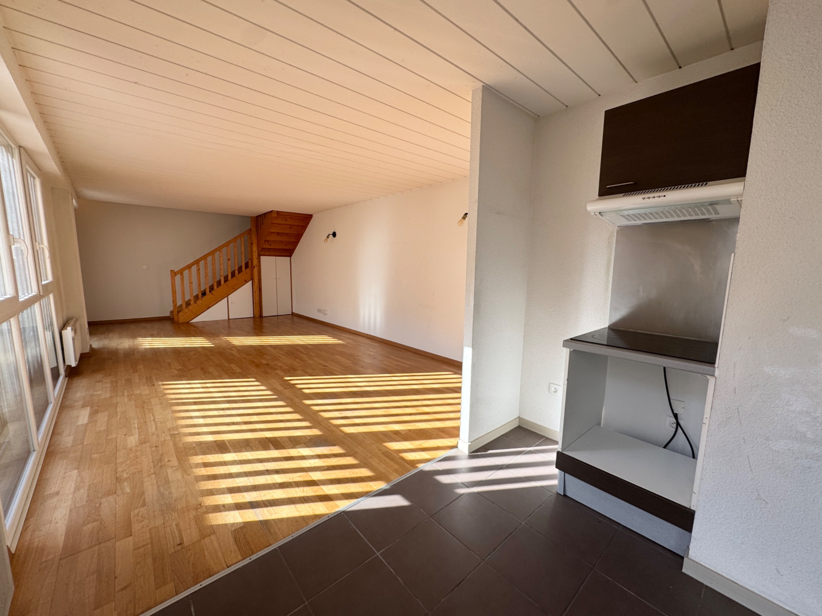 
                                                Vente
                                                 T3 - 71m2 + Parking : Chartrons