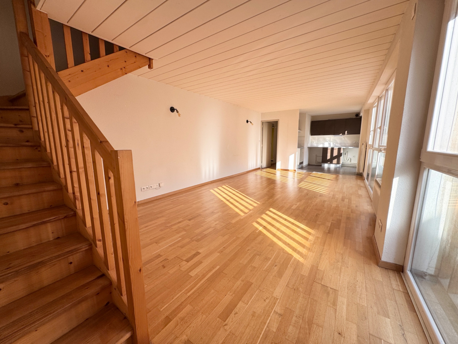 
                                                Vente
                                                 T3 - 71m2 + Parking : Chartrons