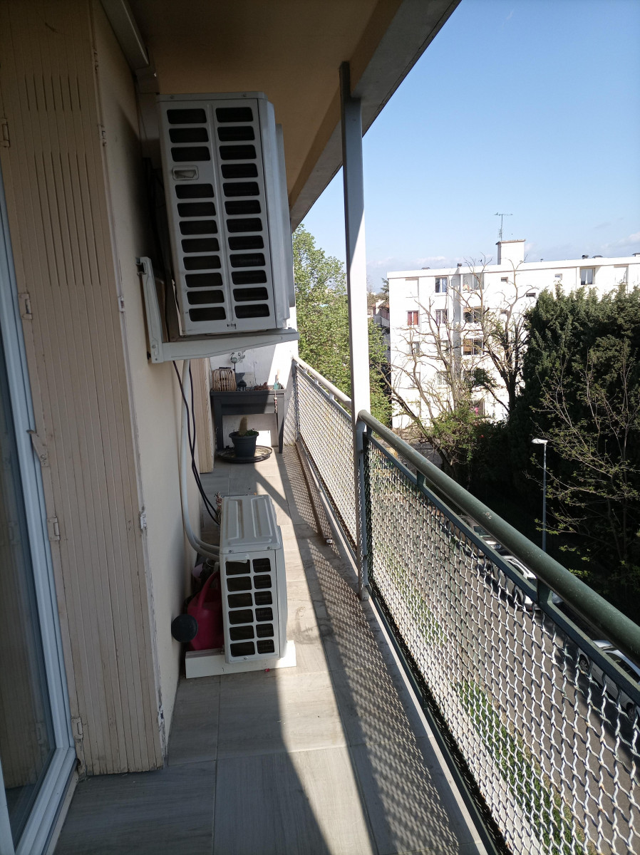 
                                                Vente
                                                 T3 - 72m2 avec garage cave et balcon
