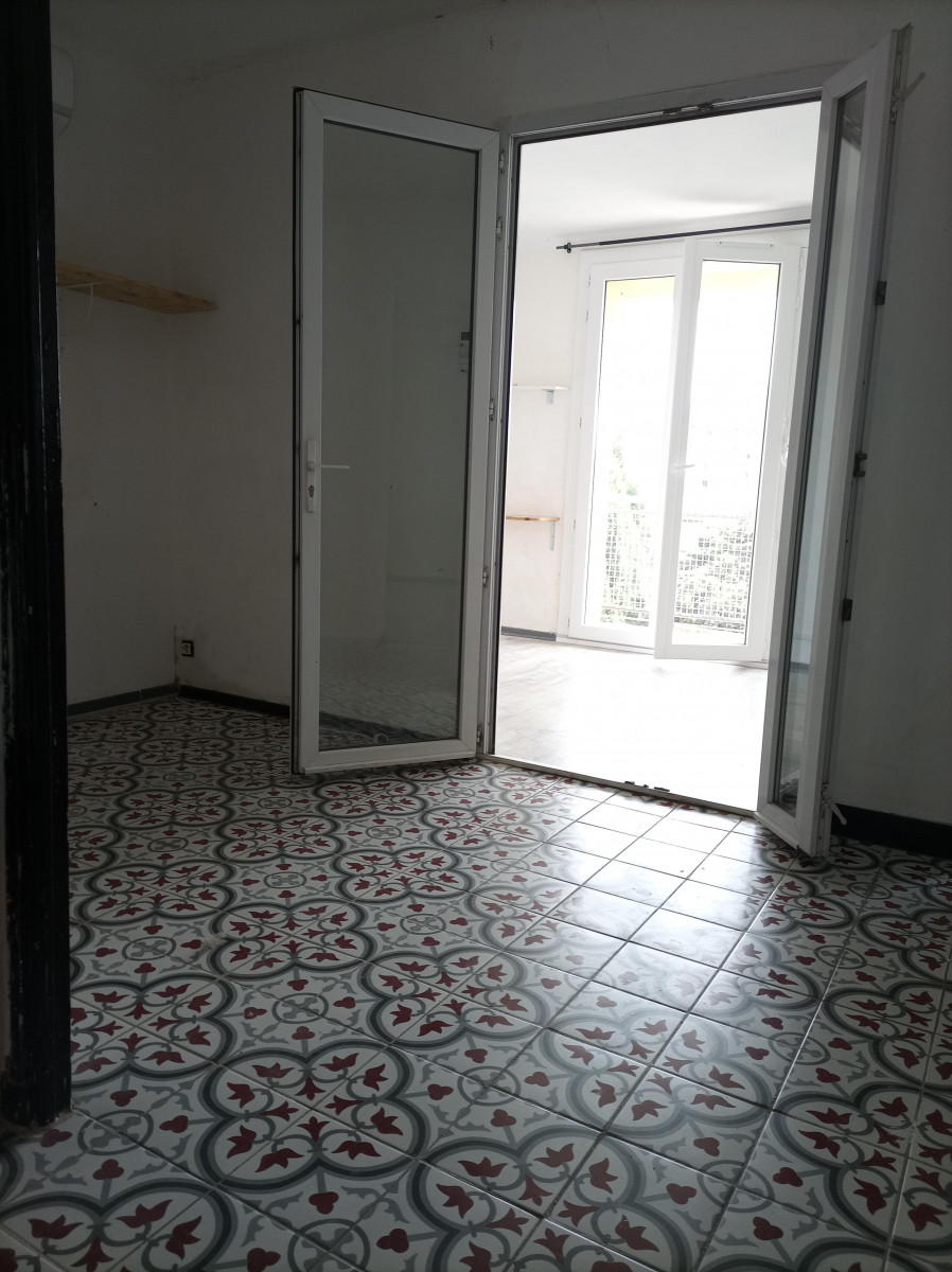
                                                Vente
                                                 T3 - 72m2 avec garage cave et balcon