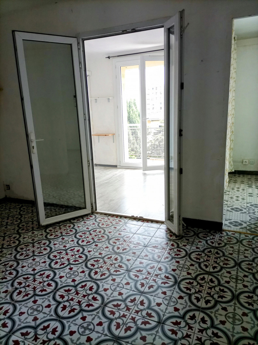 
                                                Vente
                                                 T3 - 72m2 avec garage cave et balcon