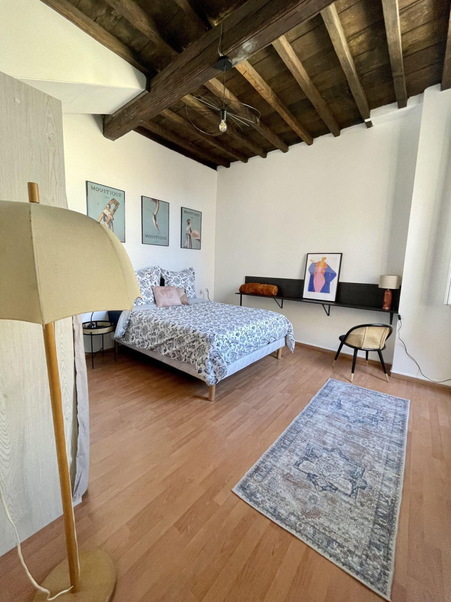 
                                                Location
                                                 T3 80m2 Lumineux Spacieux AU CŒUR D'ARLES