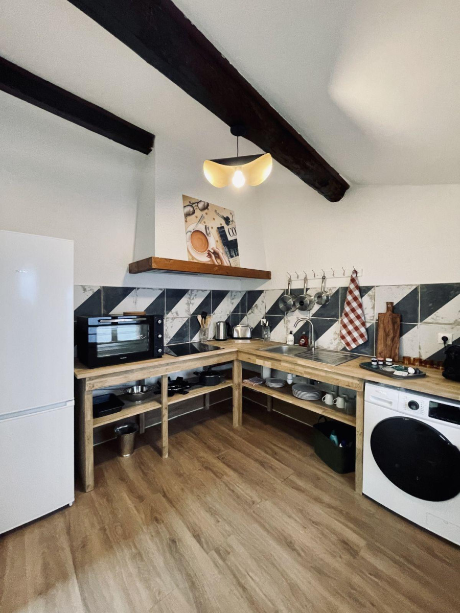 
                                                Location
                                                 T3 80m2 Lumineux Spacieux AU CŒUR D'ARLES